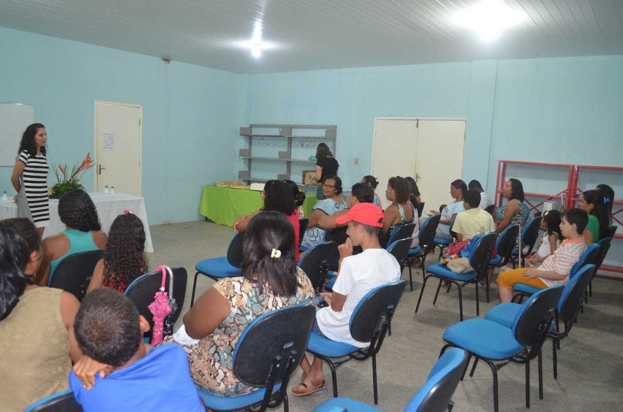 Prefeitura de Camacã entrega Certificado a Concluintes do Curso de Corte de Costura